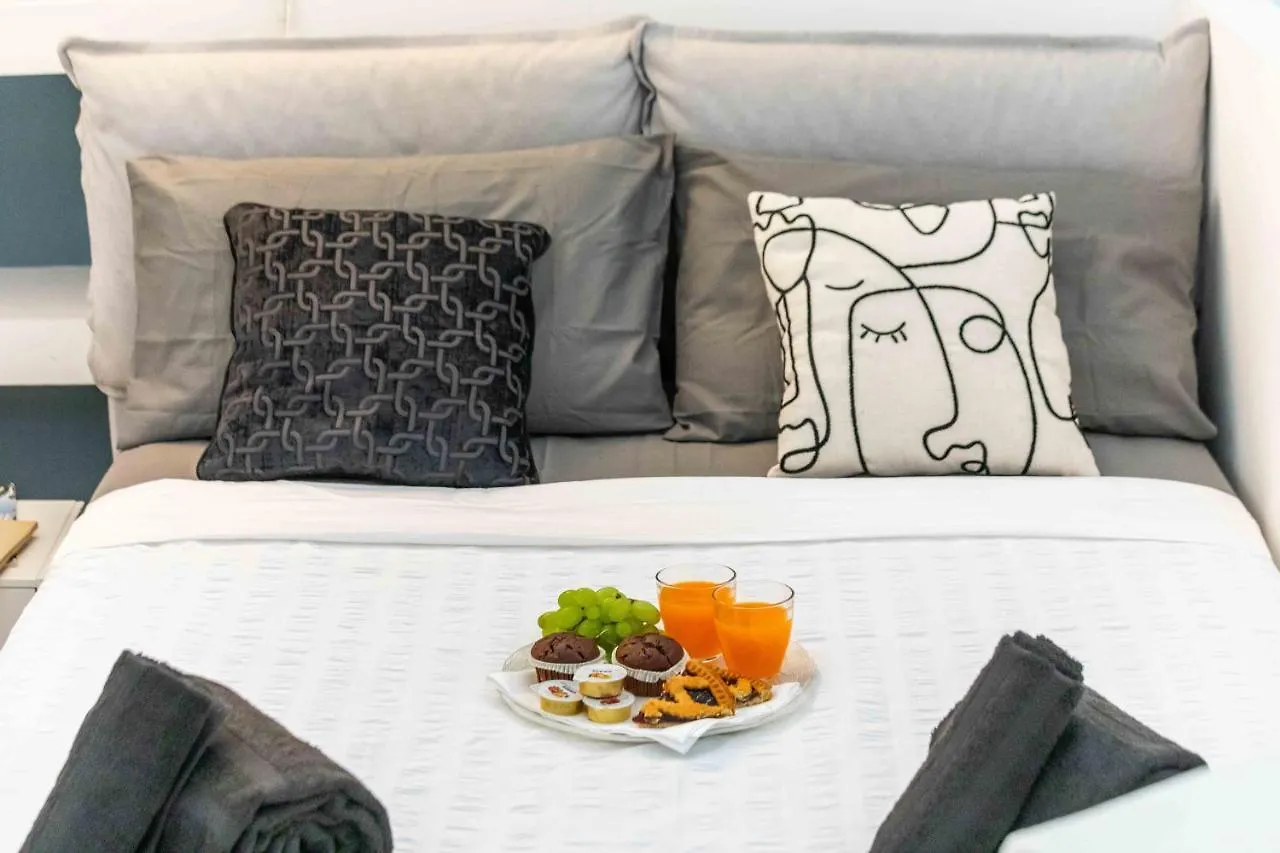 Daire Duomo In 8 Stops Suite Deluxe Loft Milano